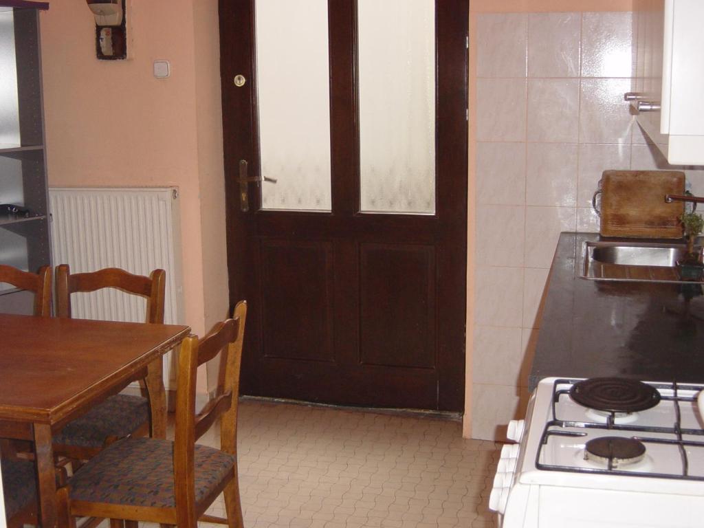 Ringavenue Apartments Будапеща Стая снимка